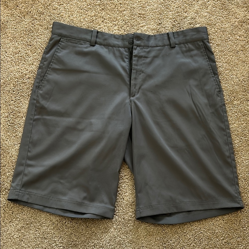 Nike Mens 34W Gray Golf Shorts